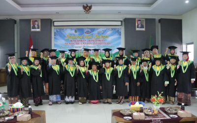 Sekolah Lansia Istiqomah Wisuda 58 ‘Mahasiswa’