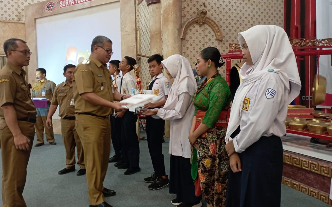 Pemkab Banjarnegara Beri Penghargaan Siswa Berprestasi Tingkat Provinsi dan Nasional