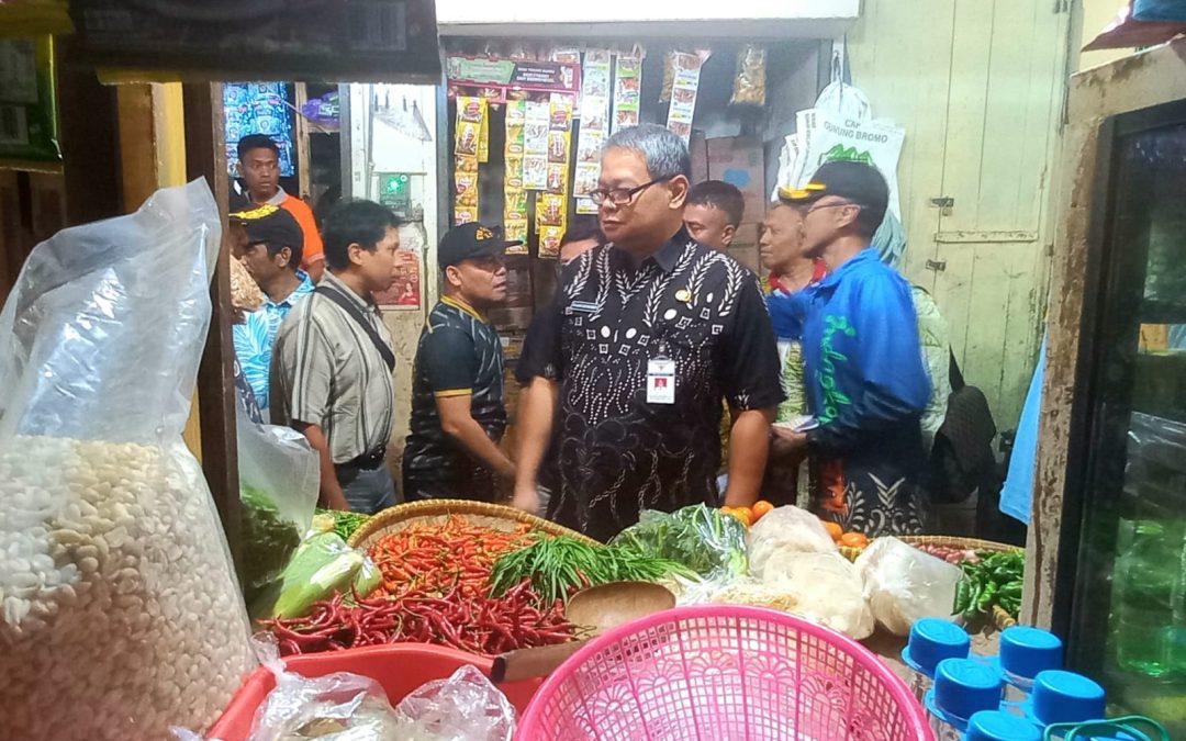 Jelang Nataru 2023, Pj Bupati Banjarnegara Sidak Pasar dan Toko Swalayan Besar