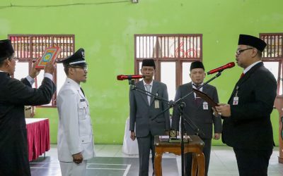 Pj Bupati Banjarnegara Lantik Kades Antar Waktu Desa Lengkong