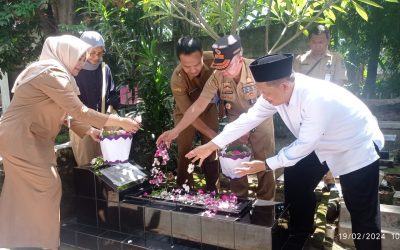 Rombongan Tim Empat Pemkab Banjarnegara Ziarahi Makam Mantan Bupati Soewadji di Yogyakarta