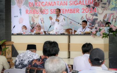 Kunjungan Kerja ke Kecamatan Sigaluh, Pj Bupati Masrofi Pesan Jaga Kondusivitas Jelang Pilkada 2024