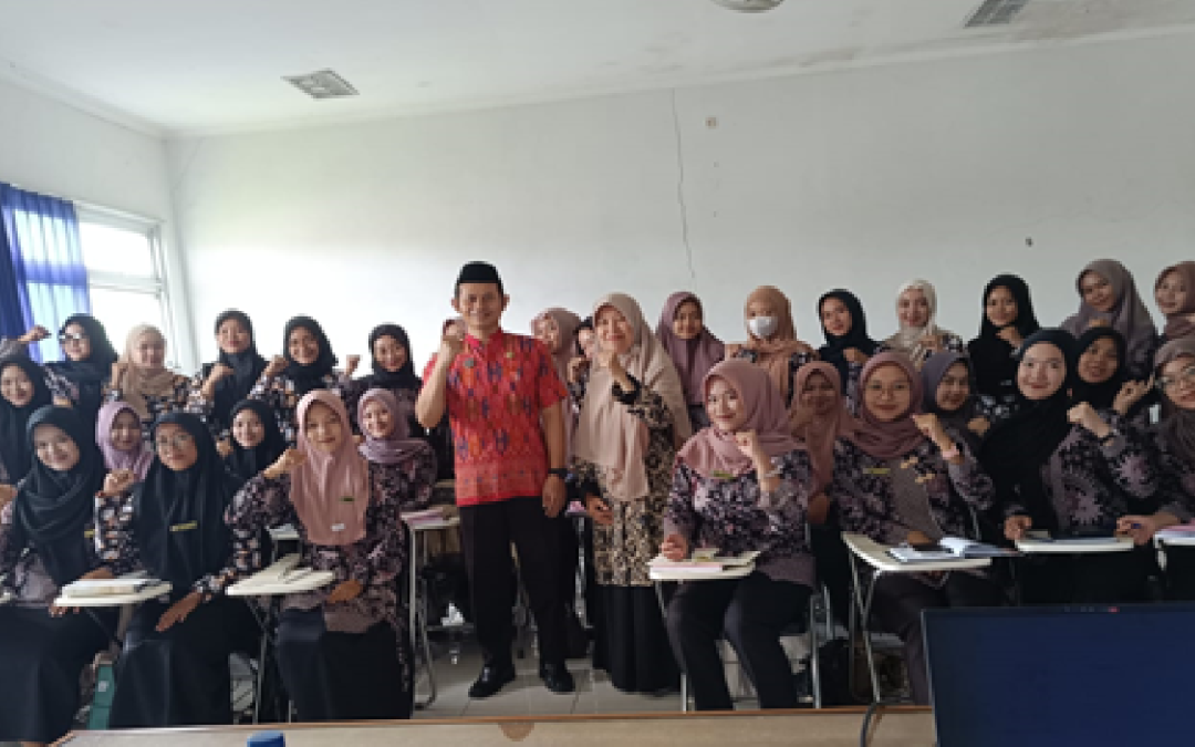 Ketua ICMI Banjarnegara Berikan Pembekalan Pemberdayaan Masyarakat kepada Mahasiswa Polibara