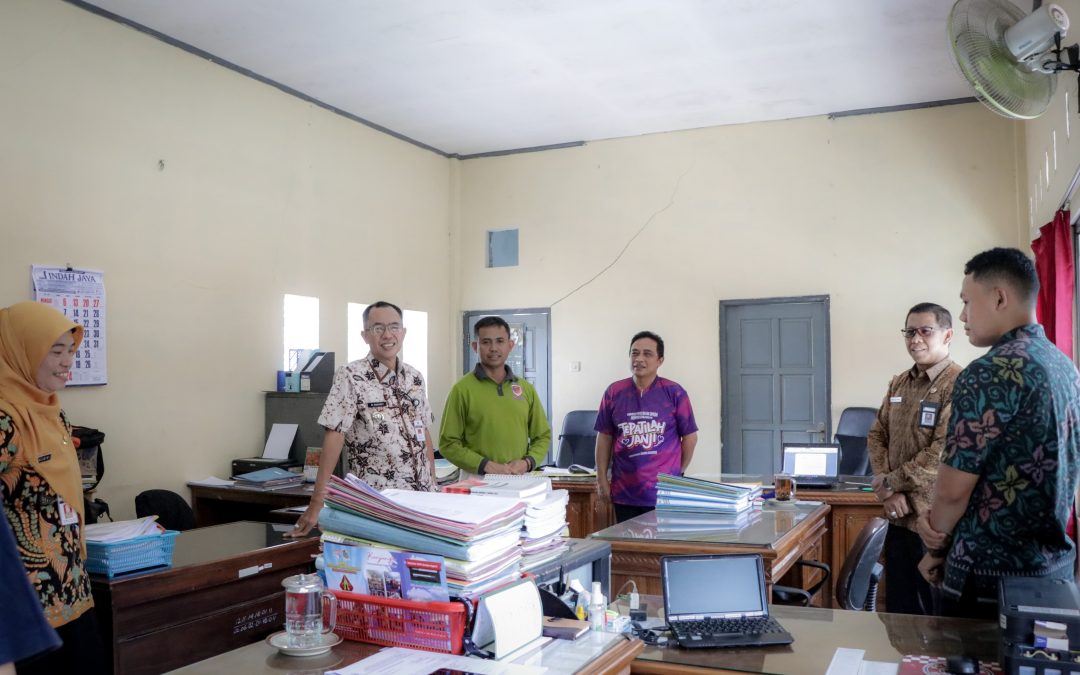 Kunjungi Tiga OPD, Pj Bupati Masrofi Ingin Melihat Langsung Kinerja Aparatur