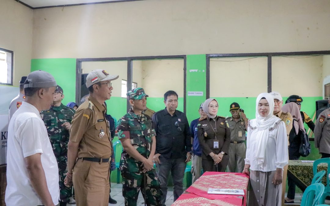 H-1 Pencoblosan, Pj Bupati Bersama Forkopimda Banjarnegara Tinjau Sejumlah TPS
