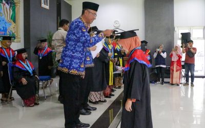 Sekolah Lansia BKL Istiqomah Wisuda 88 Lulusan, Ini Harapan Pj BupatiBanjarnegara