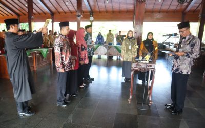 Jelang Tahun Baru, PJ Bupati Lantik 4 Pejabat Fungsional dan Lakukan Mutasi Massal
