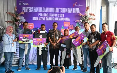 Bank Jateng Cabang Banjarnegara Serahkan Hadiah Tabungan Bima