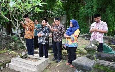 Peringati Hari Jadi Ke 454, Pemkab Banjarnegara Ziarah ke Makam Mantan Bupati Soewadji