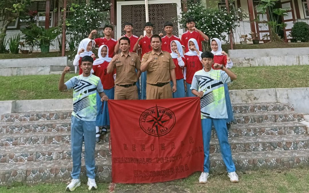 Tim Arung Jeram SMAN 1 Sigaluh Ikuti Kejurkab