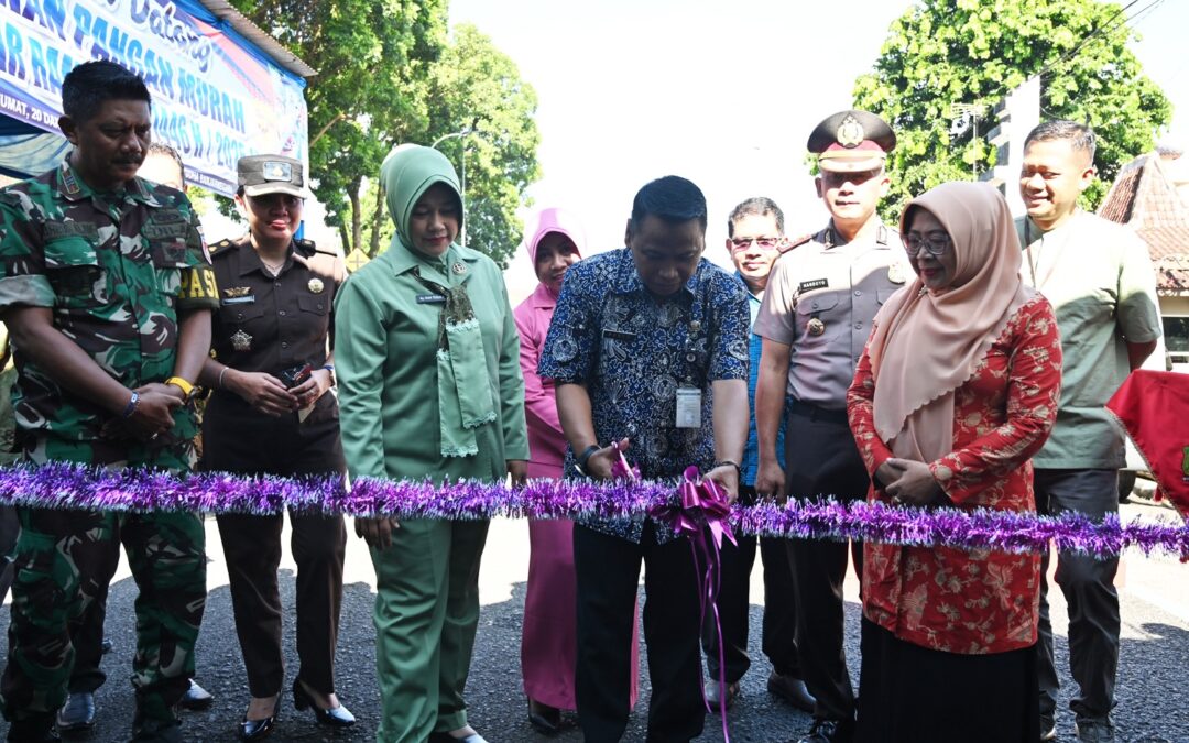 Pasar Ramadhan Banjarnegara, Warga Berebut Beli Bahan Pokok Dan Sandang Murah