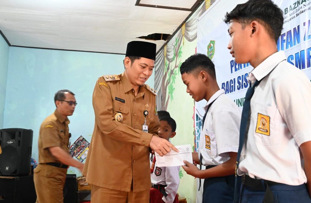 Sebanyak 130 Siswa SD dan SMP Kurang Mampu di Eks Kawedanan Batur Terima Dana Zakat