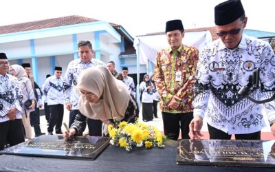 Bupati Amalia dan Wabup Wakhid Jumali Resmikan Masjid Sulistiyo di Komplek Kantor PGRI Banjarnegara