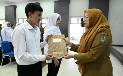 CPNS Formasi 2024 Terima SK Pengangkatan, Bupati Amalia Minta Segera Bekerja Layani Masyarakat
