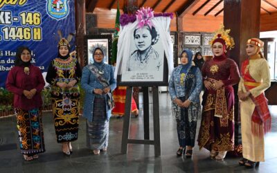 Peringatan Hari Kartini ke-146 dan Ikrar Halal Bihalal GOW Banjarnegara Dimeriahkan Show Busana Adat