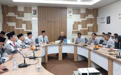 Wabup dan Sekda Berikan Apresiasi Kinerja 100 Hari PGRI Banjarnegara