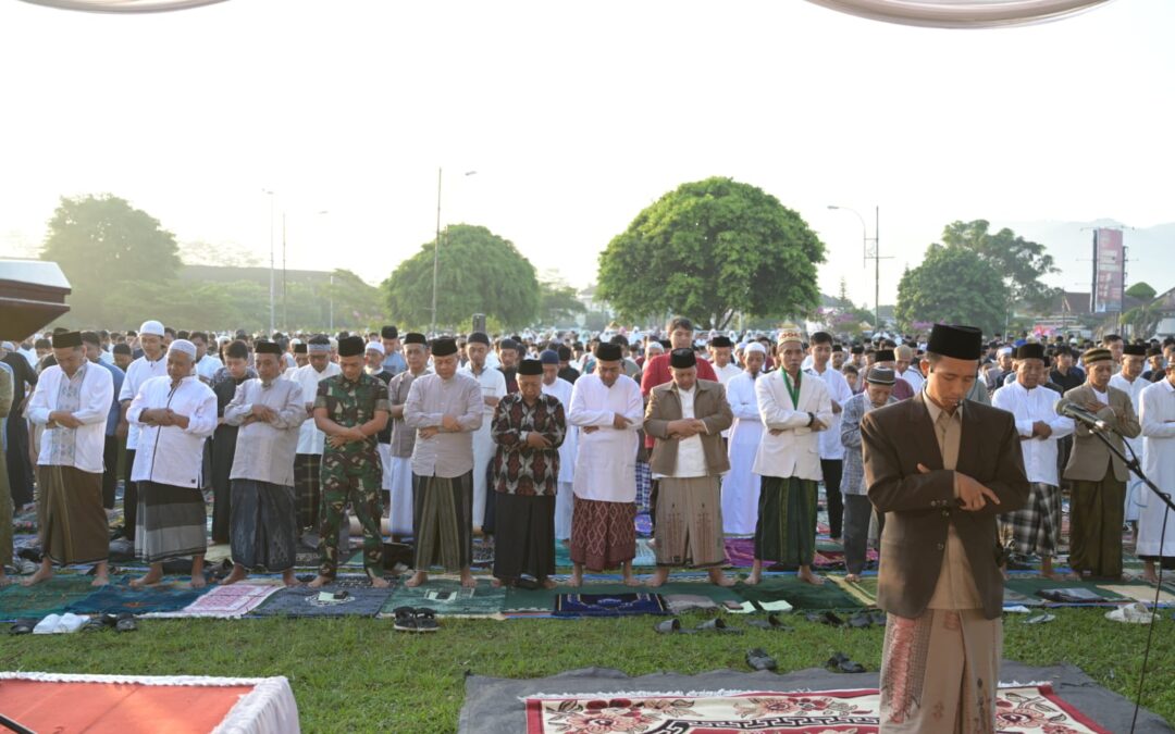 Sholat Idul Fitri 1446 H di Alun-Alun Banjarnegara Dihadiri Ribuan Jamaah