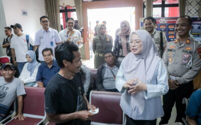 Antusias Masyarakat Tinggi, Bupati Banjarnegara Tinjau Pemutihan Pajak Kendaraan di Samsat