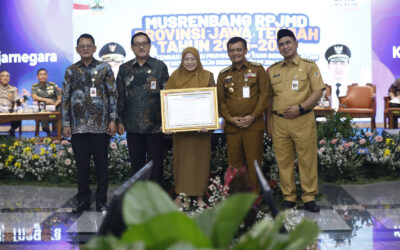 Banjarnegara Terima Penghargaan Pemantauan Evaluasi Penyelenggaraan Pelayanan Publik Predikat Pelayanan Prima dari Menpan RI