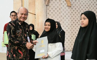 Peserta Pendidikan Kesetaraan di Banjarnegara Terima Ijazah Kelulusan