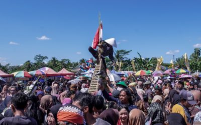 Meriahnya Ruwat Bumi Desa Tanjunganom, Ada Parak Iwak dan  Ratusan Tenong Olahan Makanan Serba Ikan
