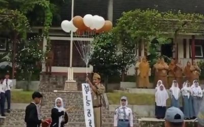 Suasana Haru Antar Siswa Baru