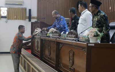 Rapat Paripurna Laporan Komisi Terhadap Raperda Perubahan APBD Tahun 2025
