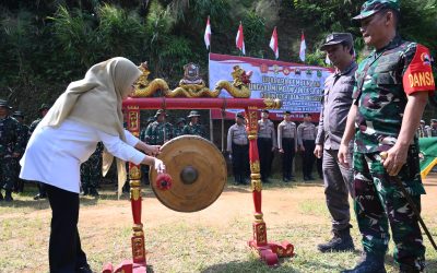 Bupati Amalia Buka TMMD Sengkuyung Tahap III di Pasegeran Pandanarum