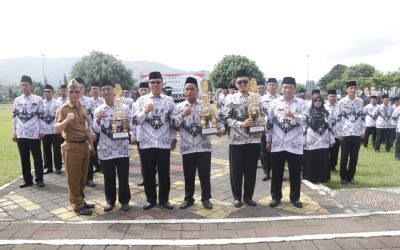 Pj Sekda Pimpin Upacara Peringatan HUT Ke-80 PGRI dan HGN Tahun 2025