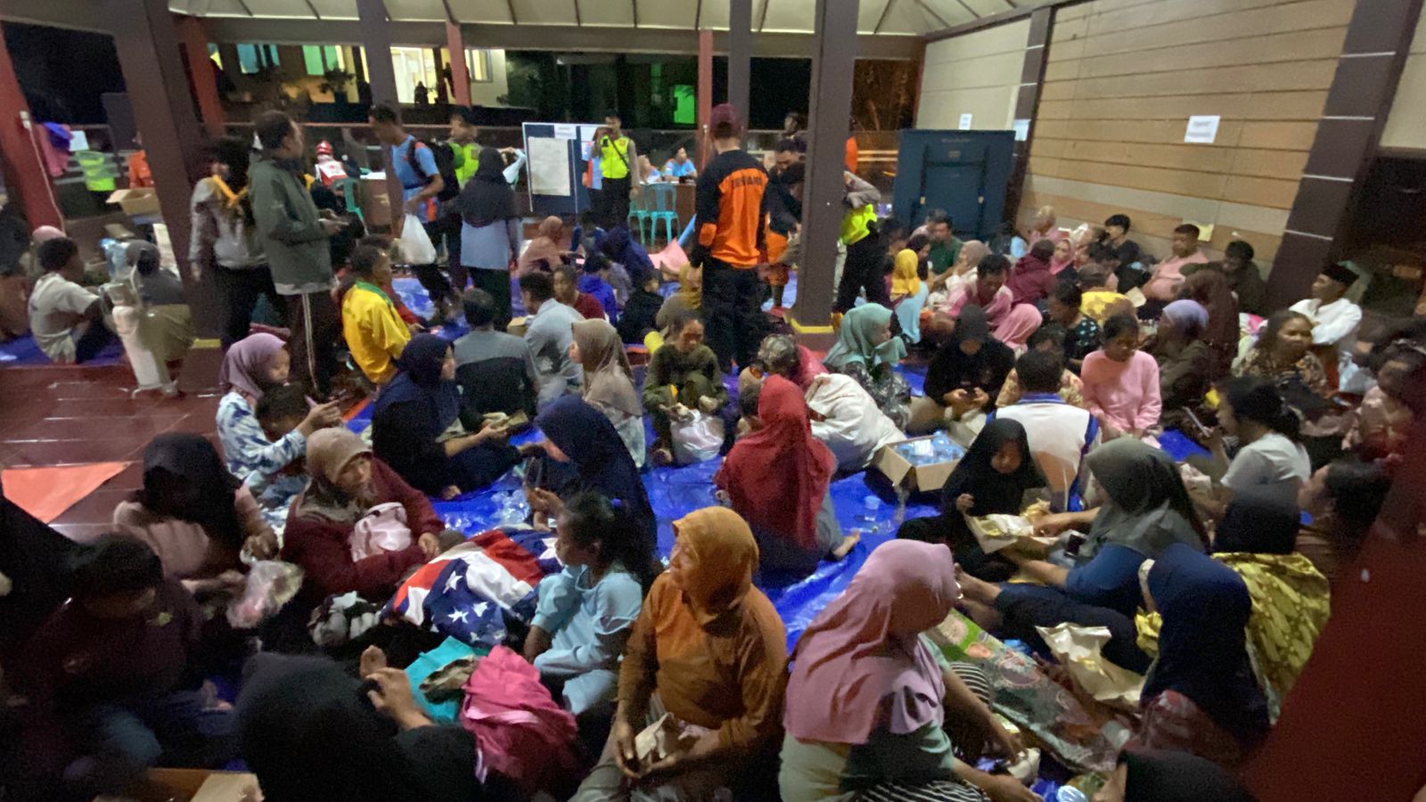 Featured image for Longsor Pandanarum, Sebanyak 660 Jiwa Diungsikan, Bupati Tegaskan Penyelamatan Warga Prioritas