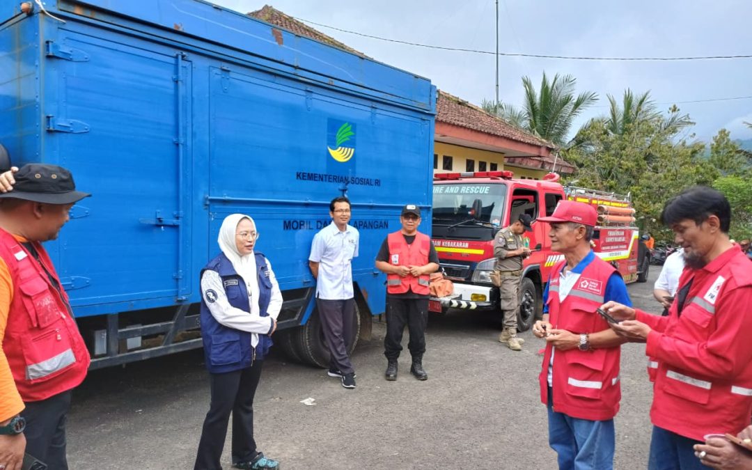 PMI Banjarnegara Terjunkan Puluhan Relawan, Respon Cepat Tanggap Darurat Longsor Situkung