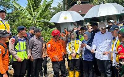 Menteri PU Dody Hanggodo Tinjau Longsor Pandanarum, Datangkan 18 Alat Berat