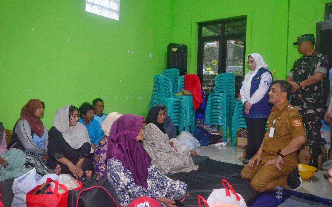 Gubernur Jateng Ahmad Lutfi Tinjau Longsor Pandanarum, Huntara Siap dalam 3 Hari