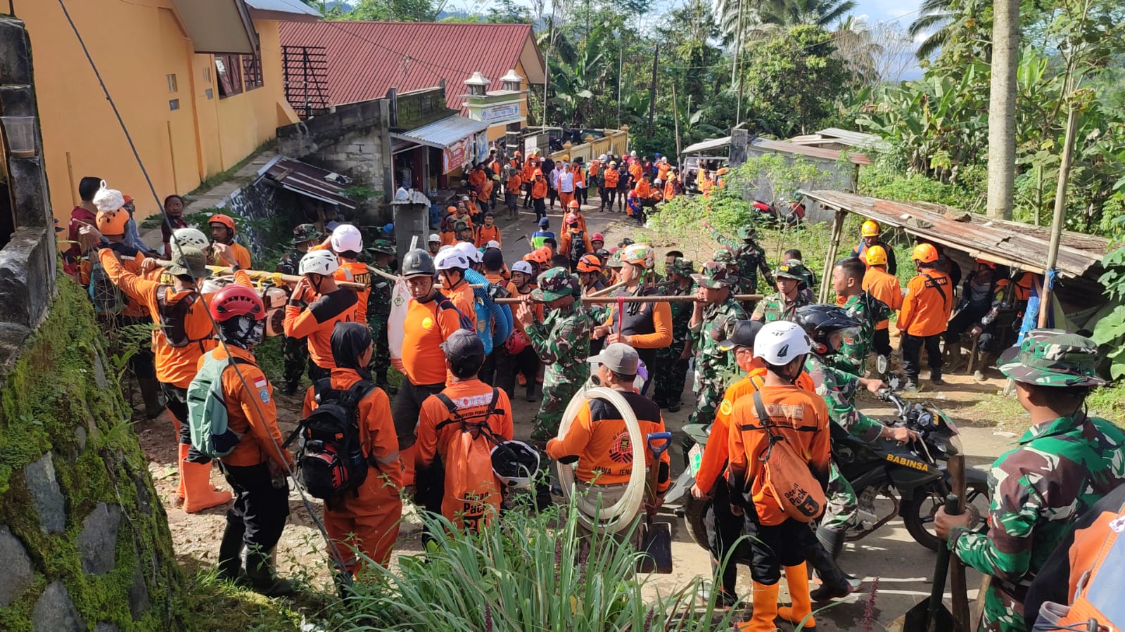 Featured image for Banjarnegara Berduka Lagi, Dua Warga Meninggal Dunia, 27 Dinyatakan Hilang dalam Musibah Longsor Pandanarum