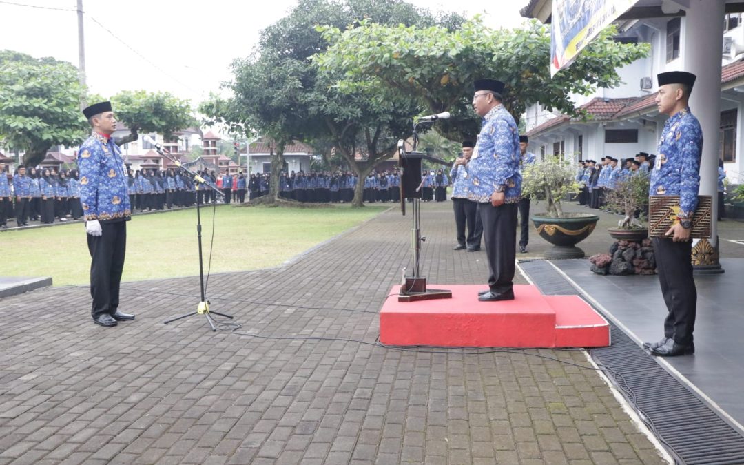 Pj Sekda Banjarnegara Pimpin Upacara dan Ikuti Donor Darah HUT ke-54 KORPRI