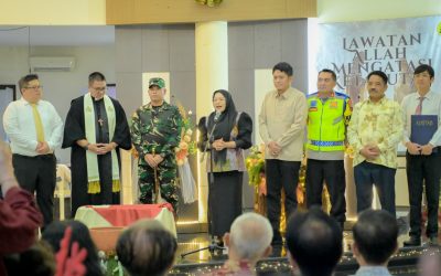 Sambangi Gereja di Malam Natal, Bupati Amalia Jamin Umat Kristiani Rayakan Natal Dengan Aman