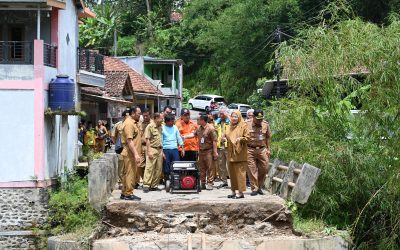 Pemkab Segera Bangun Jembatan Darurat, Pasca Ambruknya Jembatan Desa Petir