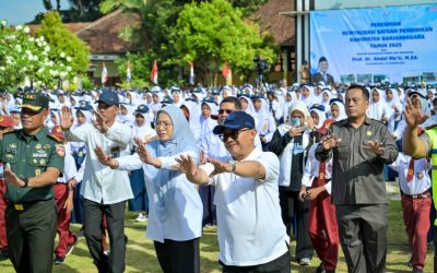 Mendikdasmen Resmikan Hasil Revitalisasi 28 Sekolah di Kabupaten Banjarnegara