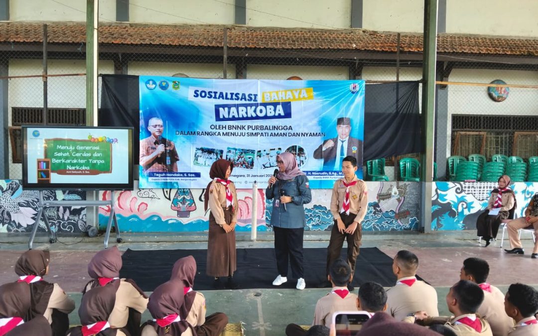 Siswa SMP Negeri 1 Bawang Ikuti Sosialisasi Bahaya Narkoba, Wujudkan Program ‘Ananda Bersinar’